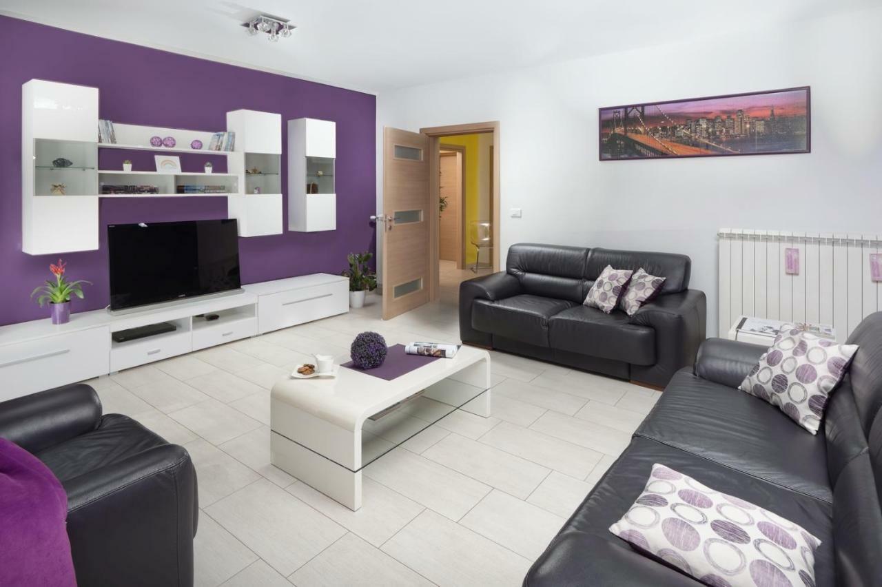Rainbow Apartment Pula Exterior photo